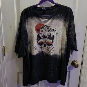 Unisex Gildan Bleached Distressed Lil' Salty Beach Skull Graphic T-Shirt 3XL